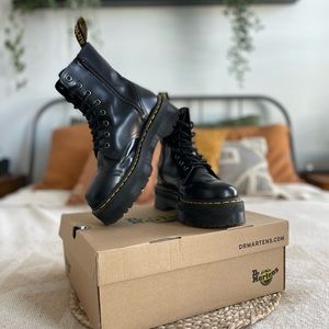 *SOLD* Dr Martens Jadon Boots W8